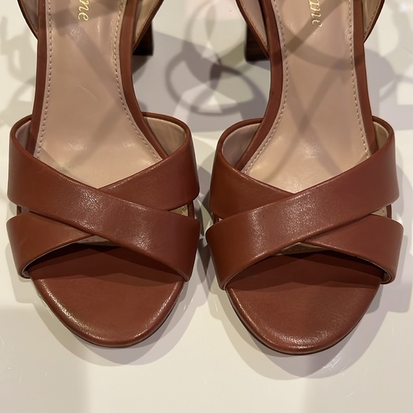 New Essex Lane heeled sandal knotted design details Adjustable side closure - Picture 3 of 6